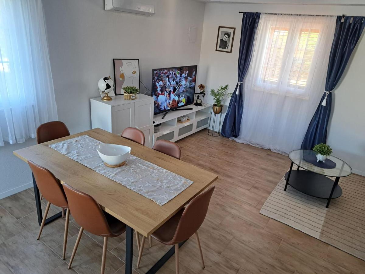 Villa Venkin Dvor Novaglia Esterno foto